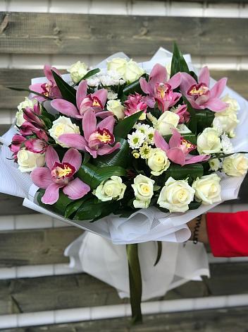 Букет цветов из: Розы и Хризантемы в Кочубеевском