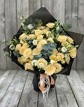 Букет цветов из:  Розы и Лизиантусы в Кочубеевском