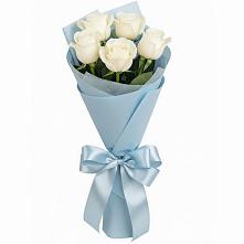Букет 5 Белых роз Проуд в Кочубеевском
