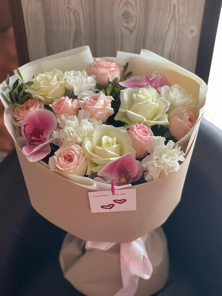 Букет цветов из: Орхидеи, Розы и Гвоздики в Кочубеевском