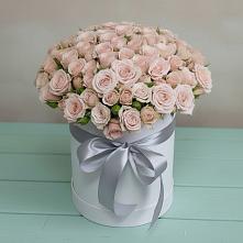 Цветочная композиция из Розы в шляпной коробке в Кочубеевском