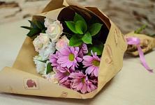 Букет цветов из:  Розы и Хризантемы #REPLACE_PRED# Кочубеевском