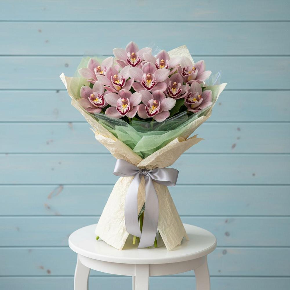 Букет цветов из: Орхидеи и Розы в Кочубеевском