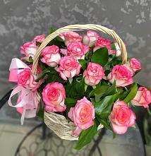 Цветочная композиция из Розы в корзине в Кочубеевском