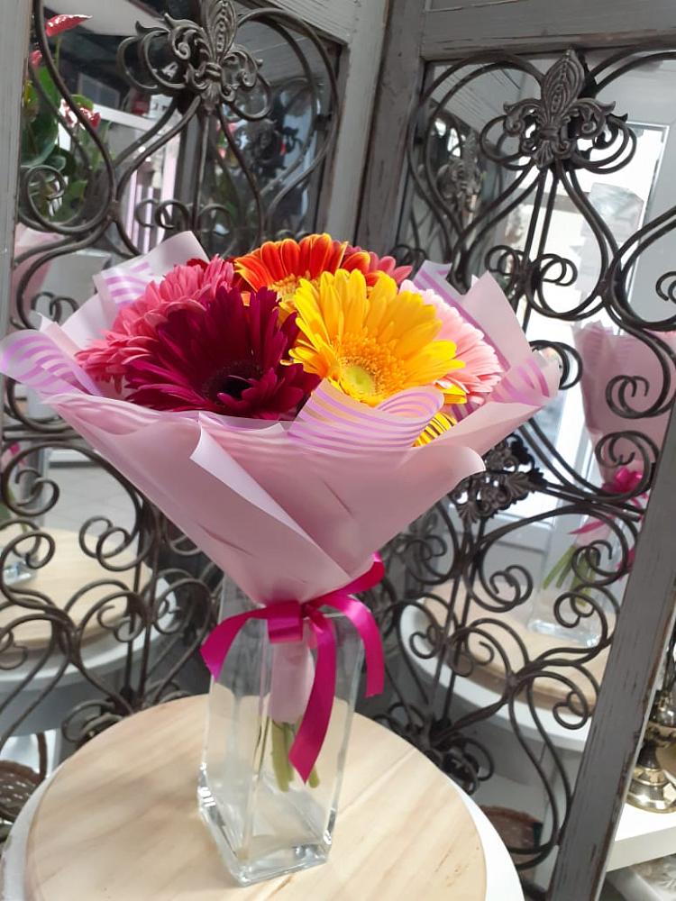 Букет цветов из: Герберы в Кочубеевском