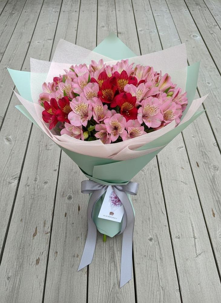 Букет цветов из: Альстромерии в Кочубеевском