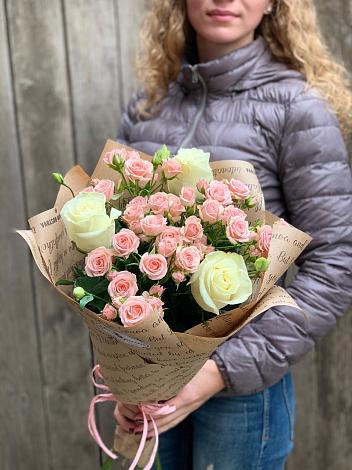 Букет цветов из: Розы в Кочубеевском
