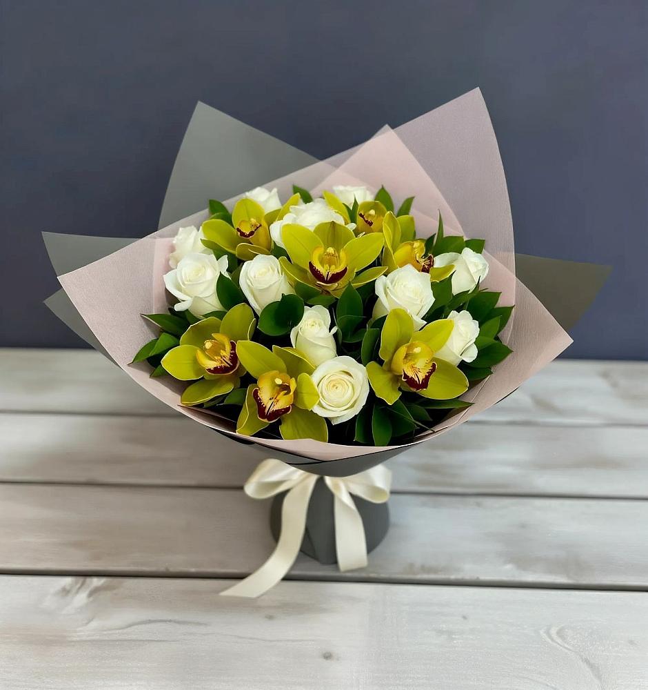 Букет цветов из: Орхидеи и Розы в Кочубеевском