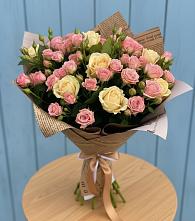 Букет цветов из:  Розы в Кочубеевском