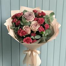 Букет цветов из:  Гвоздики и Розы в Кочубеевском