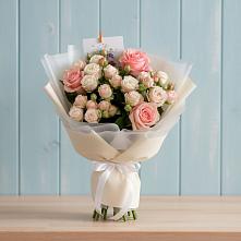 Букет цветов из:  Розы в Кочубеевском