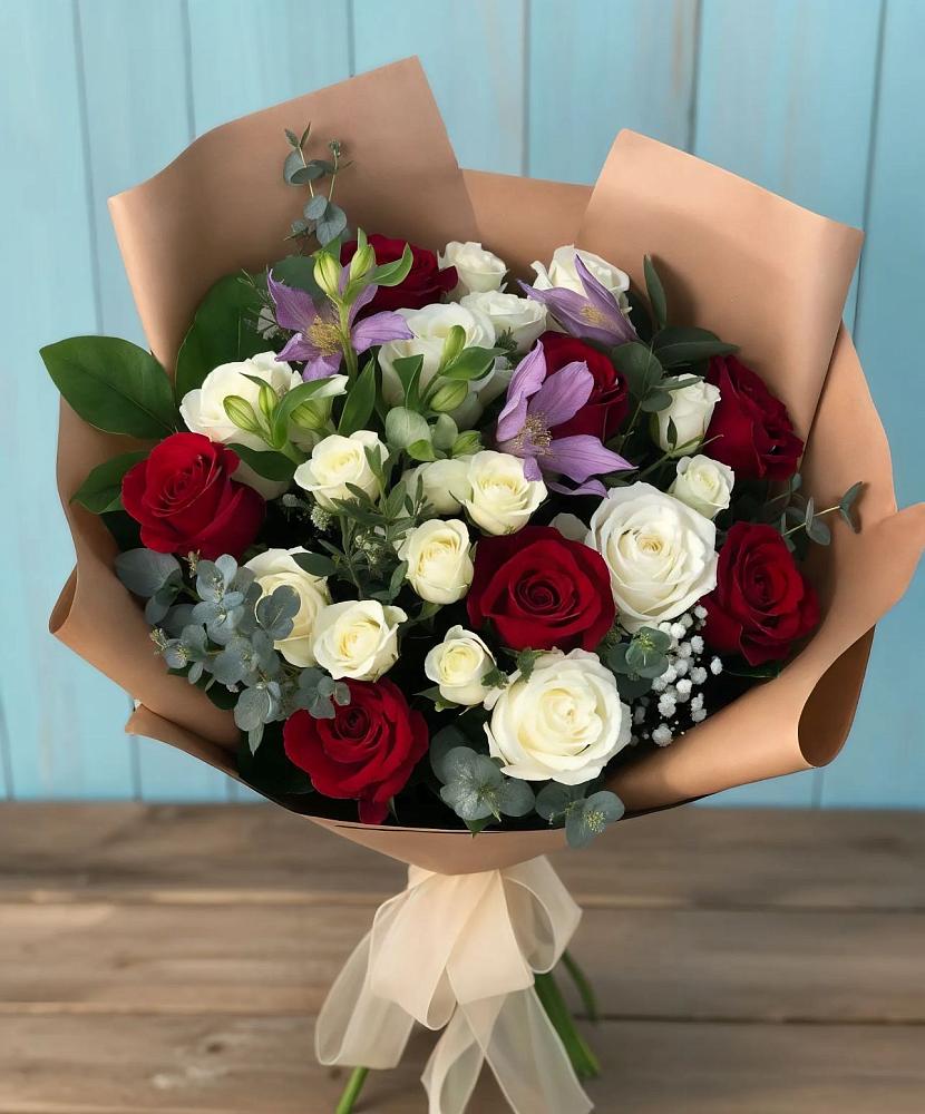 Букет цветов из: Розы и Альстромерии в Кочубеевском
