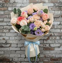 Букет цветов из:  Розы, Лизиантусы и Гвоздики в Кочубеевском