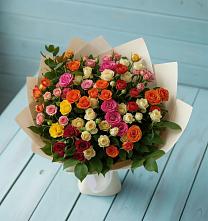 Букет Микс из разноцветных кустовых роз в Кочубеевском